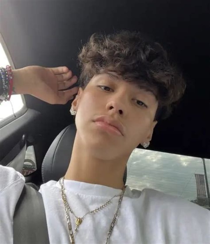 Ricky Flores- Wiki, Age, Height, Net Worth, Girlfriend, Ethnicity