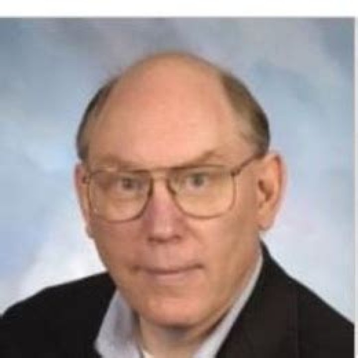 Robert Edmund Burr- Wiki, Age, Wife, Ethnicity, Net Worth, Height, Career