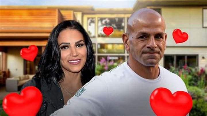 
Sanaa Saleh-Everything You Need To Know About Robert Saleh Wife	