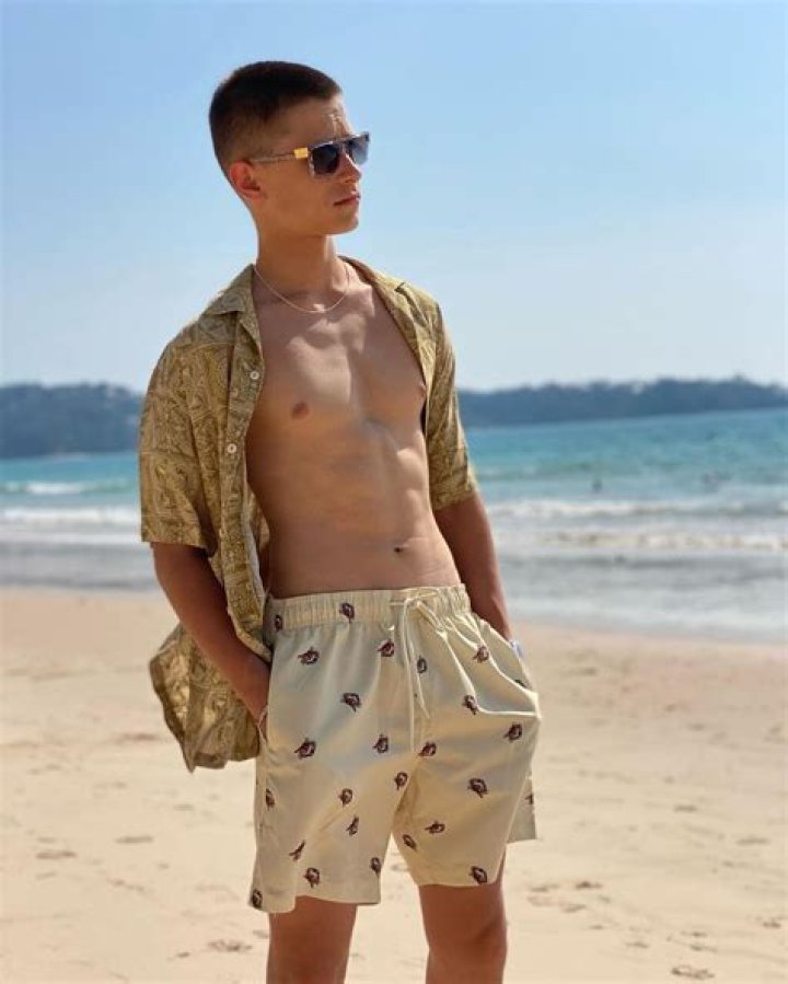 Ronald Kurzawa- Net Worth, Bio, Age, Ethnicity, Girlfriend, Career