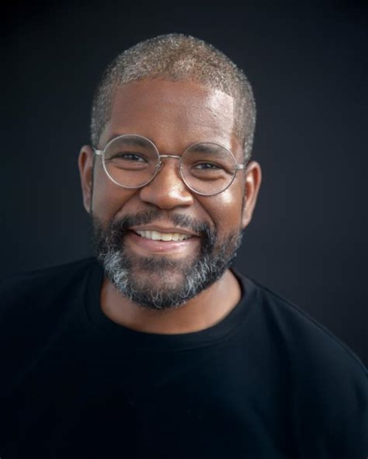 Ronald Williams- Net worth, Wiki, Age, Girlfriend, Height, Career