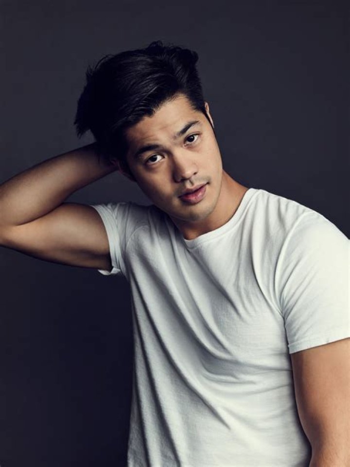 Ross Butler- Bio, Age, Net Worth, Girlfriend, Height, Weight