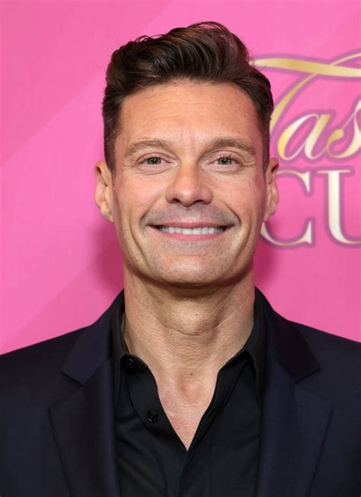 Ryan Seacrest- Wiki, Age, Height, Wife, Net Worth, Ethnicity