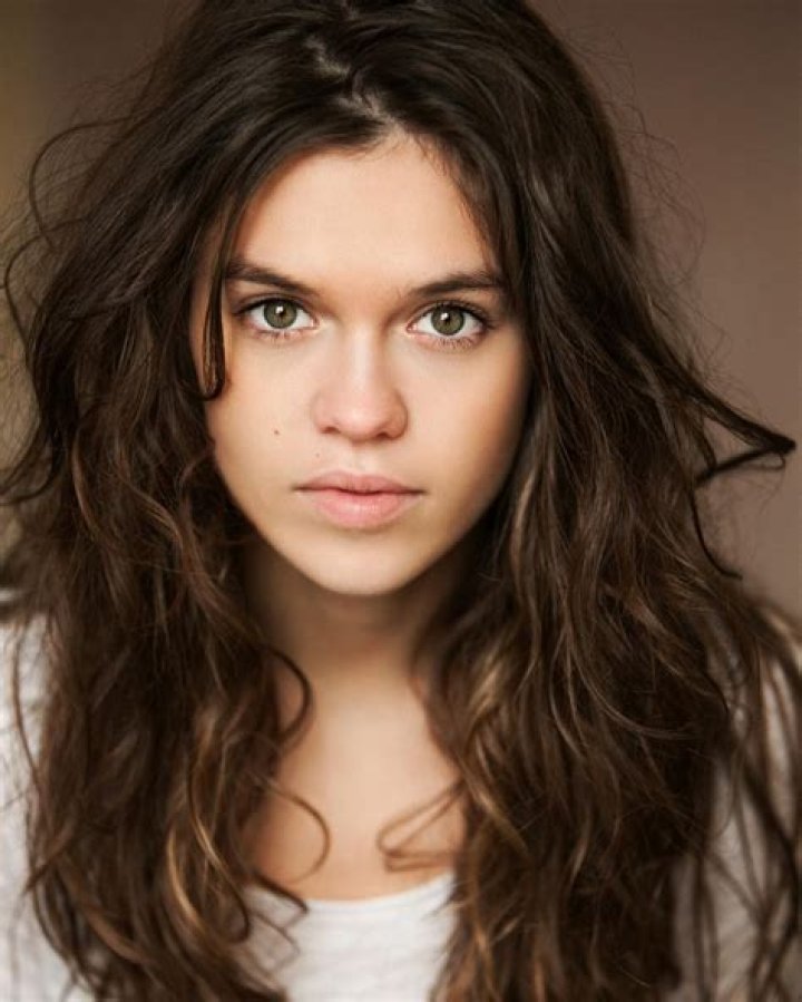 Sabrina Bartlett- Wiki, Age, Net Worth, Boyfriend, Dating, Height