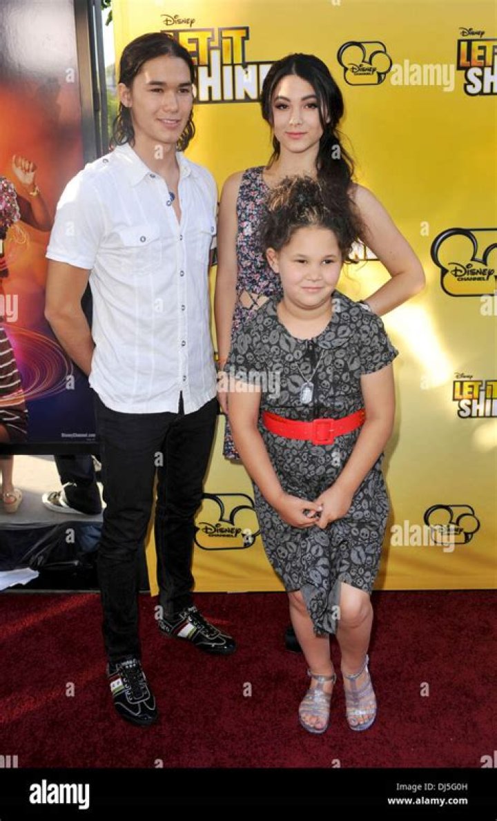 Who is Sage Stewart? Wiki, Age, Height, Net Worth, Boyfriend, Ethnicity