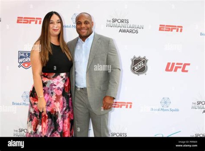 Salina Deleon- Age, Height, Husband, Net Worth, Ethnicity