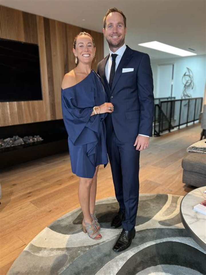 Sam Dekker- Bio, Age, Height, Net Worth, Wife, Marriage