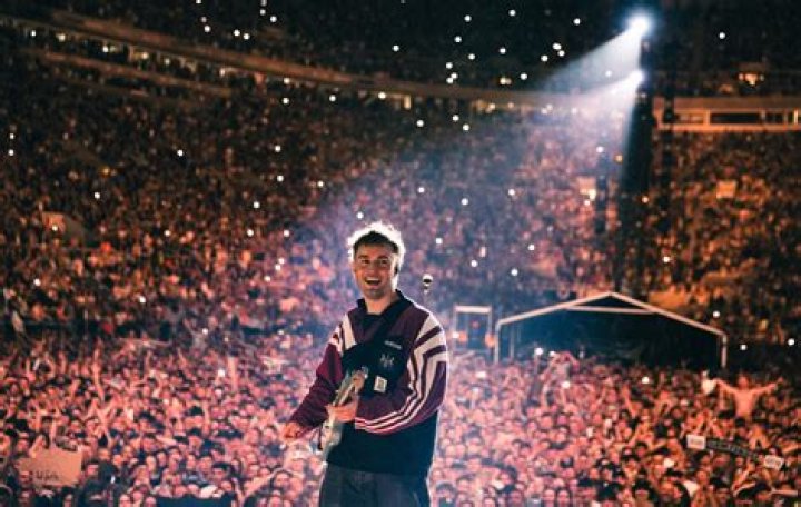 Who is Sam Fender? Wiki, Age, Height, Net Worth, Girlfriend, Ethnicity, Career