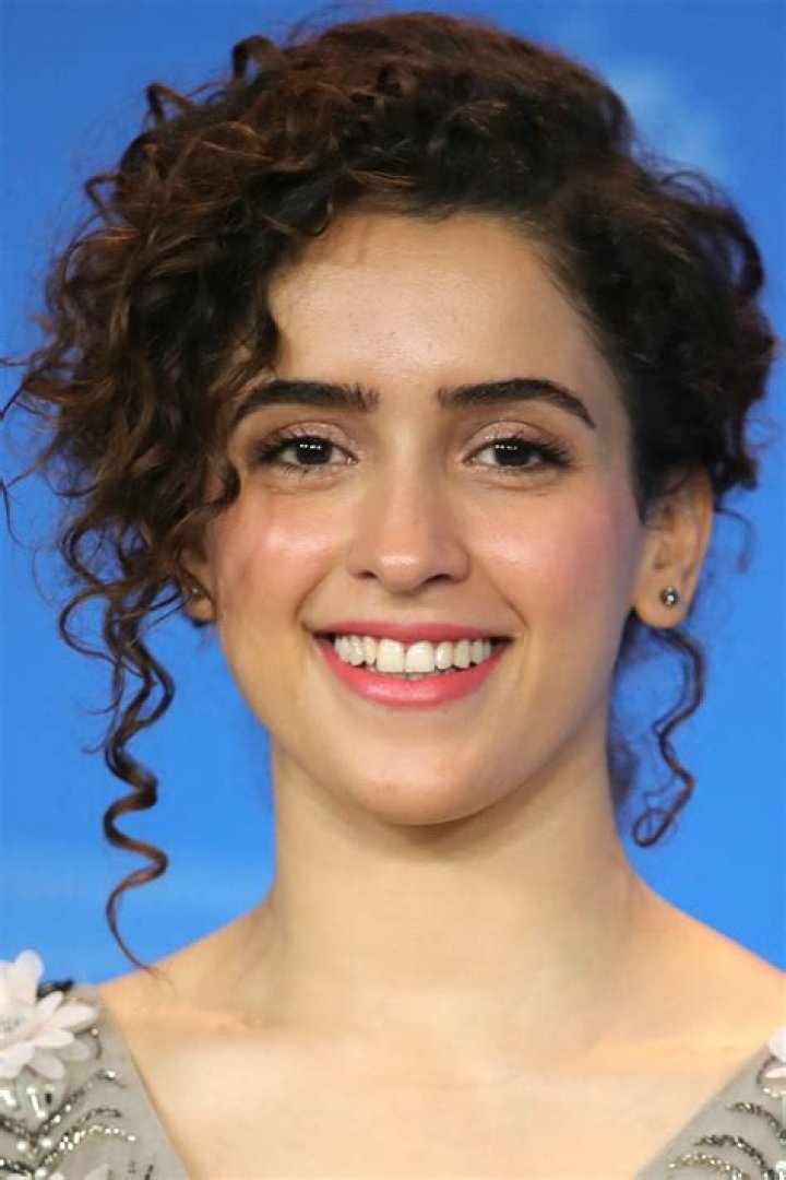 Sanya Malhotra- Wiki, Age, Height, Net Worth, Boyfriend, Dating