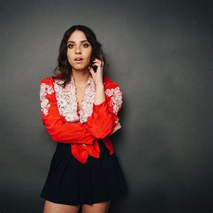 Sara Weinshenk – Wiki, Age, Height, Net Worth, Boyfriend, Ethnicity