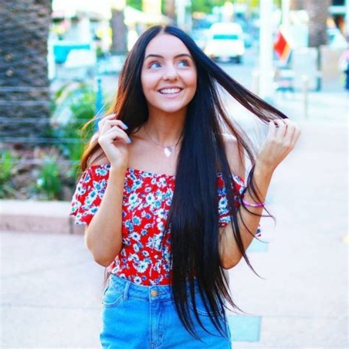 Sarah Betts- Wiki, Bio, Age, Weight, Height, Boyfriend, Career, Net Worth