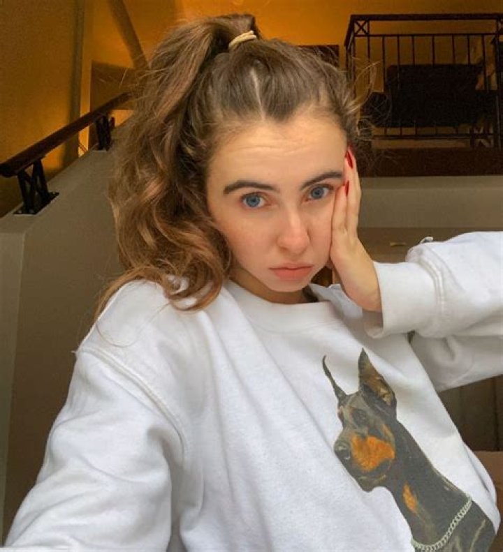 Sarah Carpenter- Net Worth, Bio, Age, Height, Boyfriend, Ethnicity, Career