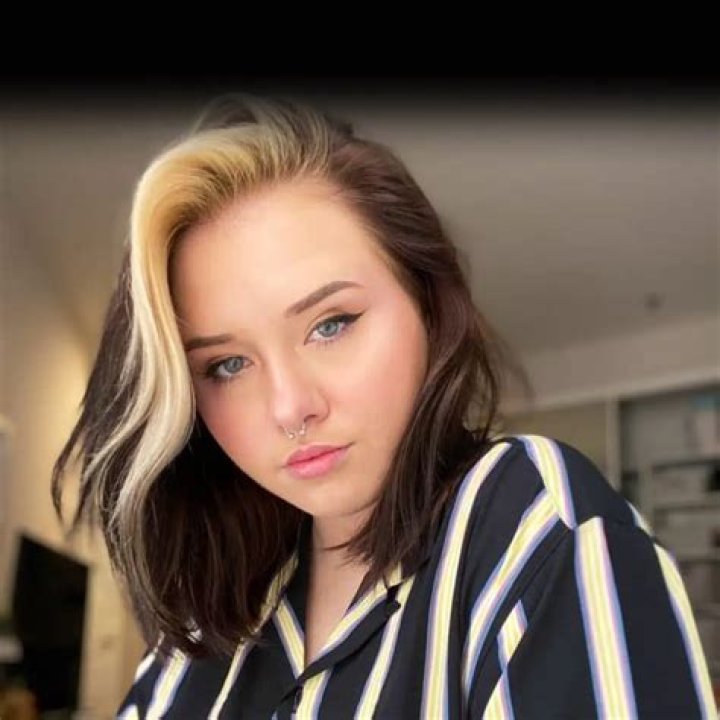 Sarah Schauer- Age, Height, Net Worth, Husband, Marriage