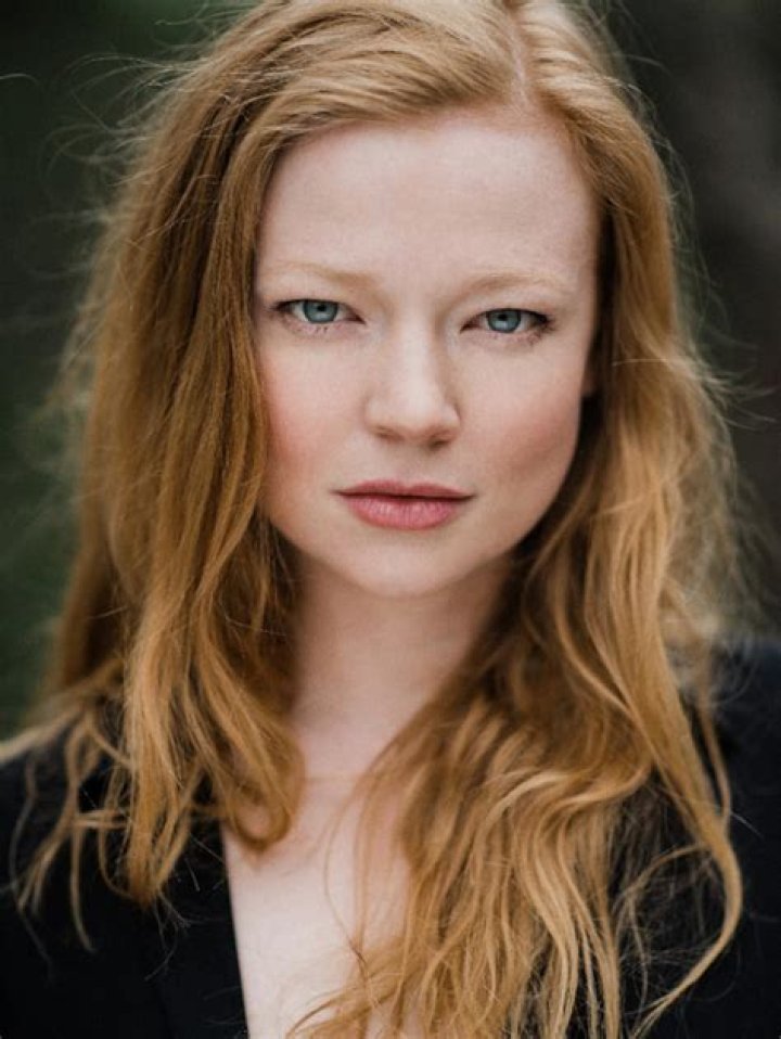 Sarah Snook- Wiki, Age, Height, Net Worth, Husband, Ethnicity