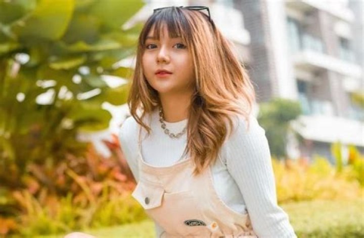 Sarah Viloid- Net Worth, Bio, Age, Boyfriend, Ethnicity, Height, Career