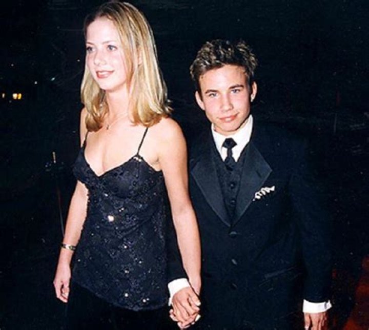 
Scarlett Pomers- Net Worth, Bio, Age, Husband, Ethnicity, Height, Career	