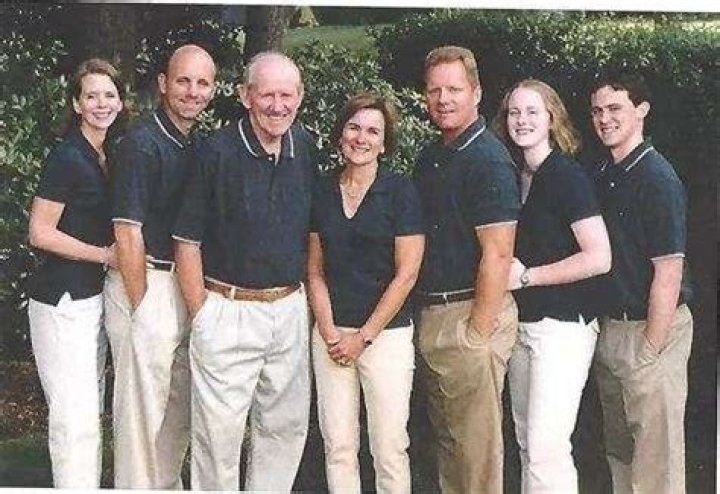 
Sean Mcdonough Wife: Who Is He Married To? Relationship Timeline & Family	