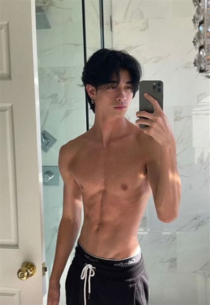 Sebastian Moy- Age, Girlfriend, Net Worth, Height, Ethnicity