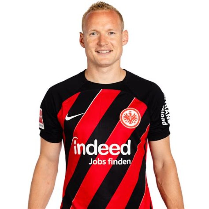 Sebastian Rode- Wiki, Age, Girlfriend, Ethnicity, Net Worth, Height, Career