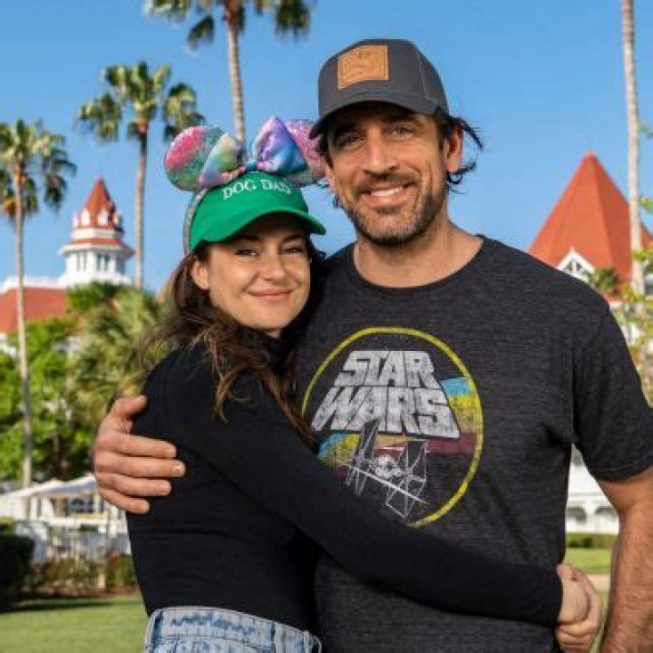 Shailene Woodley And Aaron Rodgers Broke Up For The Second Time