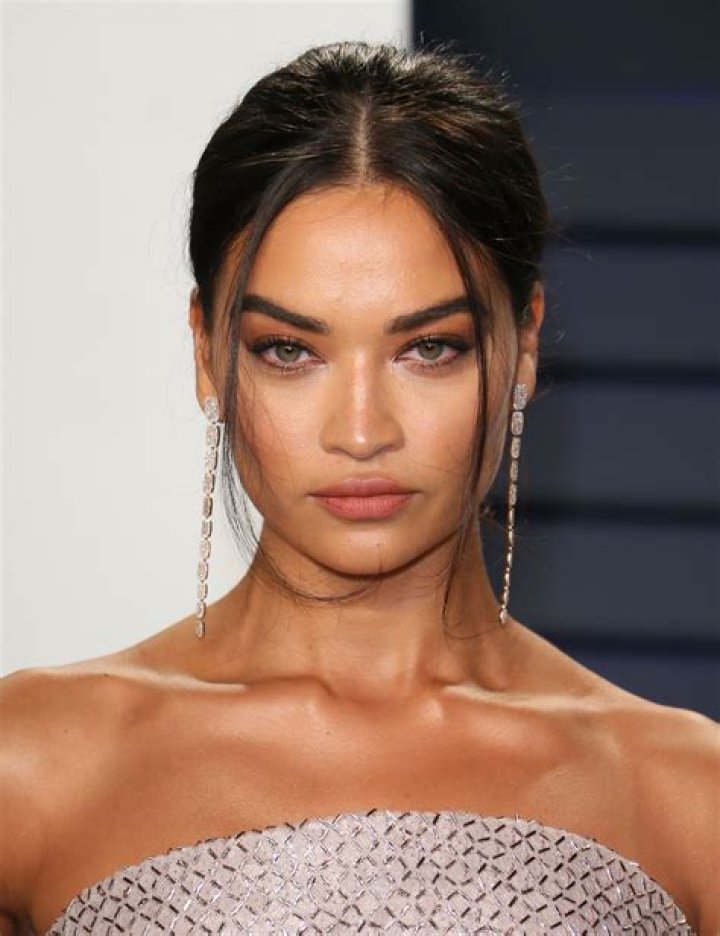 Shanina Shaik- Net Worth, Bio, Age, Husband, Height, Ethnicity, Career