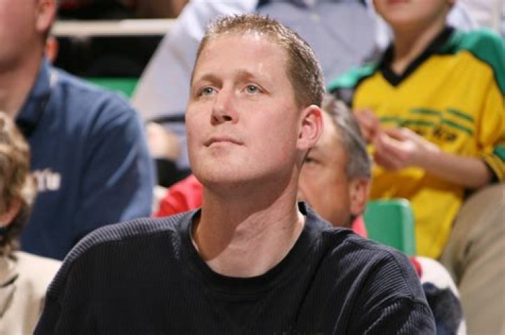 Shawn Bradley- Wiki, Age, Ethnicity, Wife, Height, Net Worth, Career