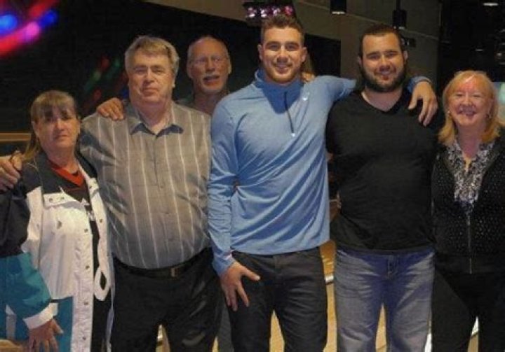 
Shawn Kelce Girlfriend: Is He Dating Anyone? Relationship And Family	