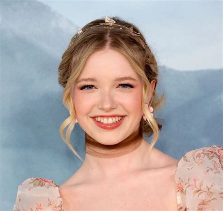 Shay Rudolph Bio, Age, Height, Net Worth, Boyfriend, Dating