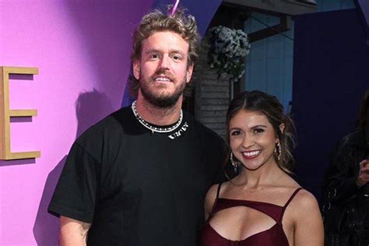 Shayne Jansen- Wiki, Age, Height, Net Worth, Girlfriend, Ethnicity