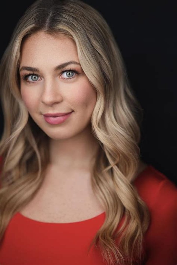 Shelby Bain- Net Worth, Bio, Age, Height, Boyfriend, Nationality, Career