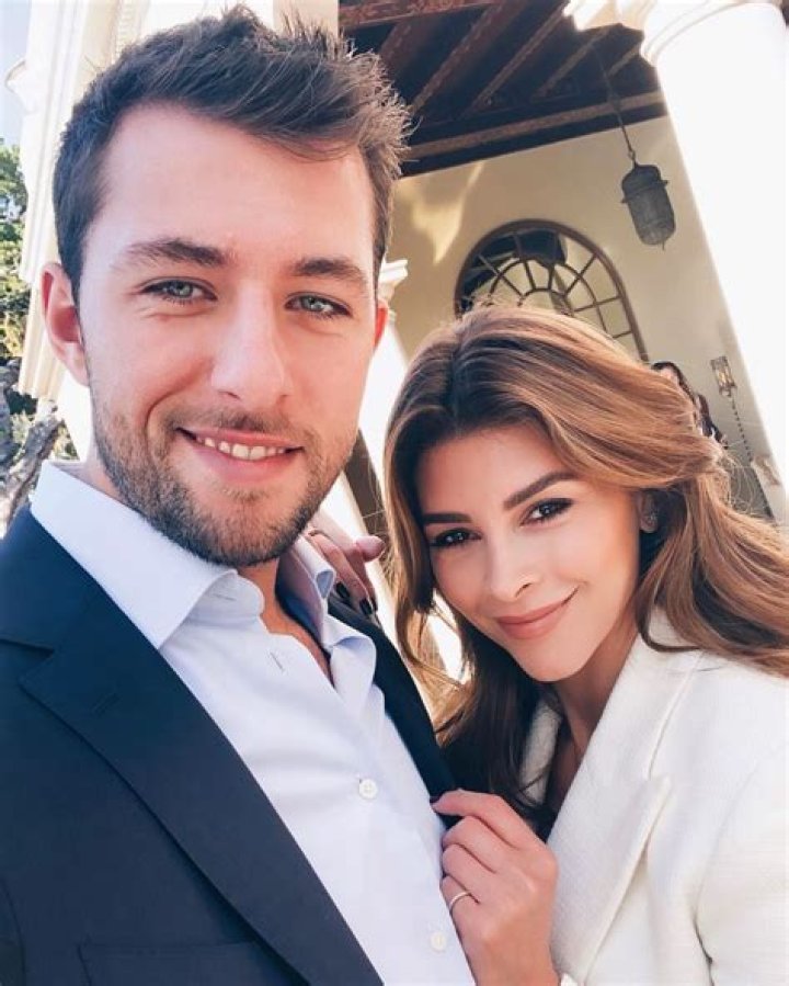 Shiva Safai- Bio, Age, Net Worth, Boyfriend, Ethnicity, Height