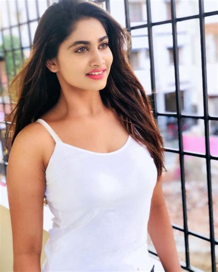 Shivani Narayanan- Age, Boyfriend, Net Worth, Height, Ethnicity