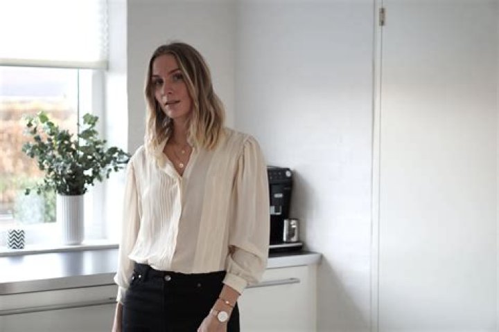 Signe Hansen- Age, Net Worth, Height, Boyfriend, Career, Ethnicity