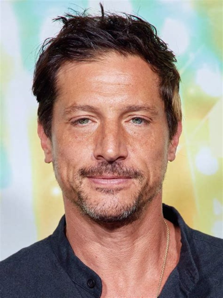 Who Is Simon Rex? Wiki, Age, Height, Net Worth, Wife, Ethnicity