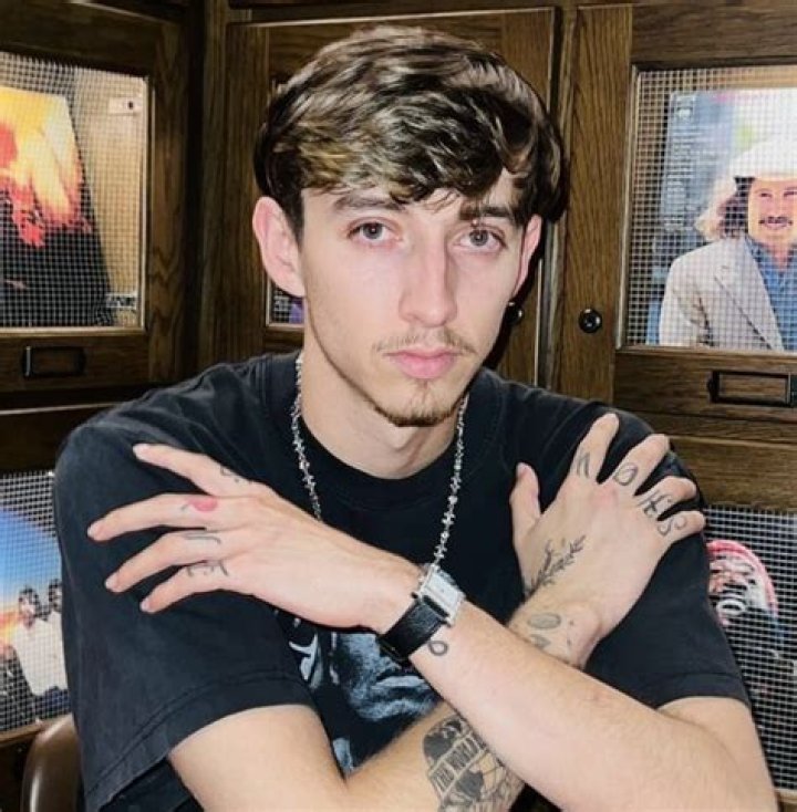 Simplistic Noah- Wiki, Bio, Age, Height, Net Worth, Girlfriend