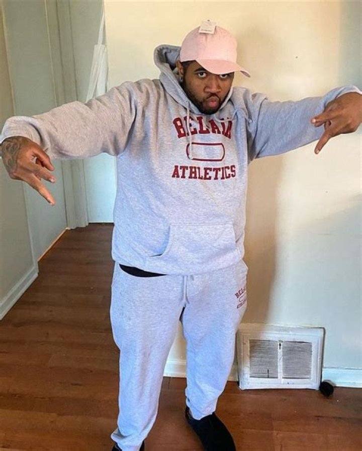 Sloowmoee- Age, Girlfriend, Net Worth, Height, Ethnicity