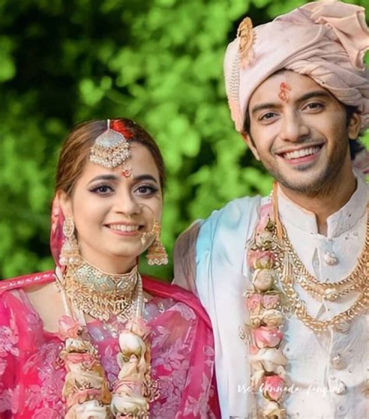 Sneha Shukla- Net Worth, Age, Ethnicity, Husband, Height, Career