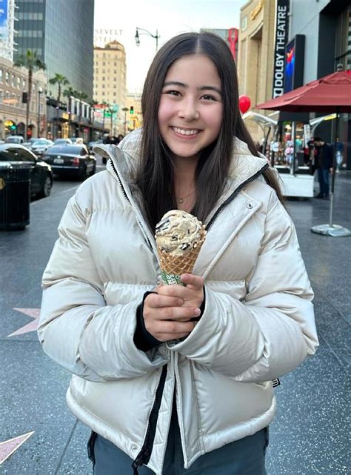 Sofi Manassyan- Wiki, Age, Boyfriend, Net Worth, Height, Career