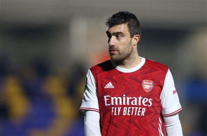 Sokratis Papastathopoulos- Wiki, Age, Wife, Ethnicity, Net Worth, Height, Career