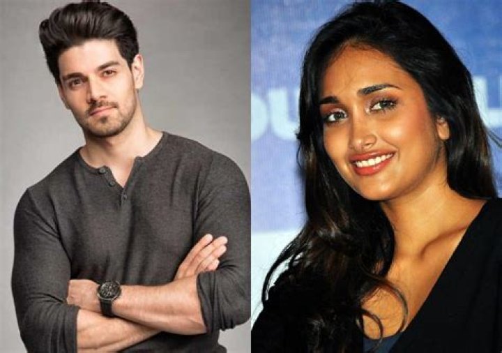 Sooraj Pancholi- Age, Girlfriend, Height, Ethnicity, Career, Net Worth