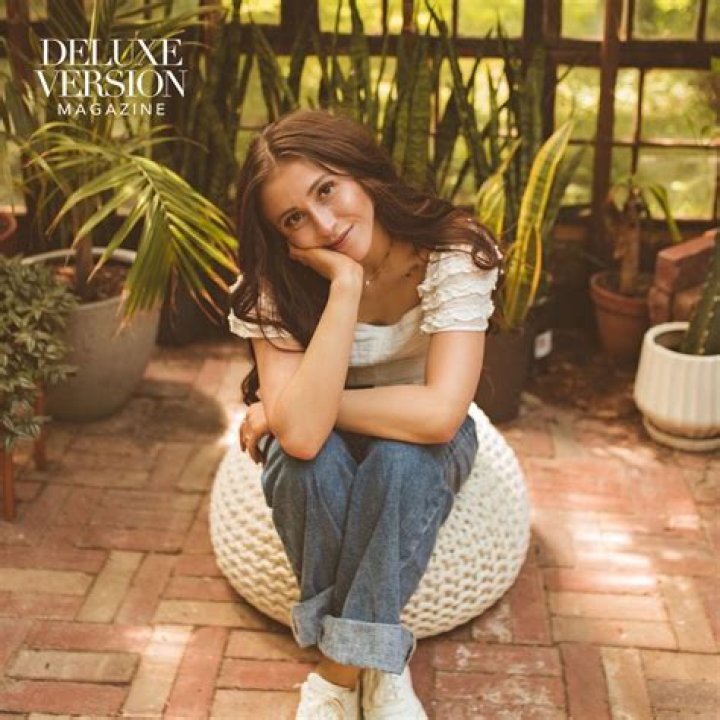 Sophie Louise- Net Worth, Bio, Age, Boyfriend, Height, Instagram, Career