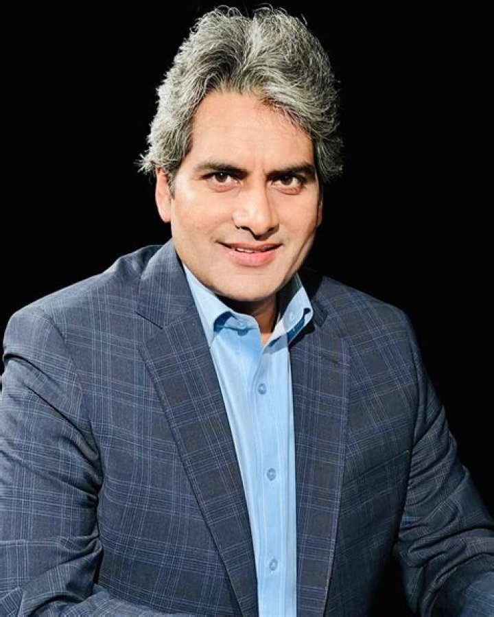 Sudhir Chaudhary- Wiki, Age, Net Worth, Wife, Height, Ethnicity
