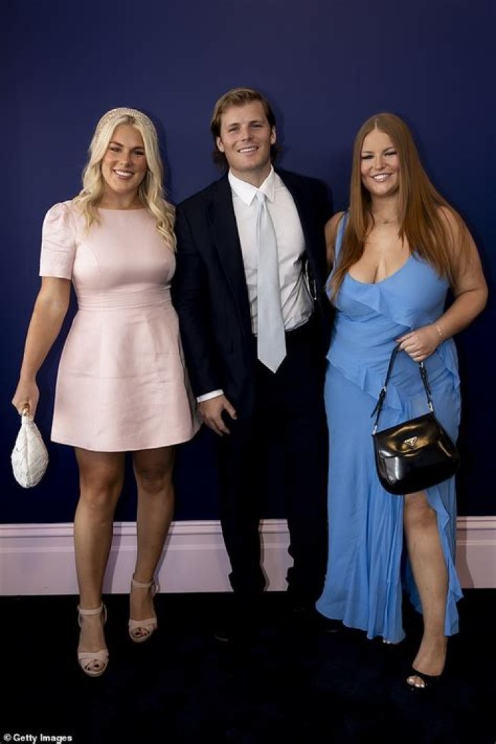 Summer Warne- Wiki, Age, Ethnicity, Boyfriend, Height, Career