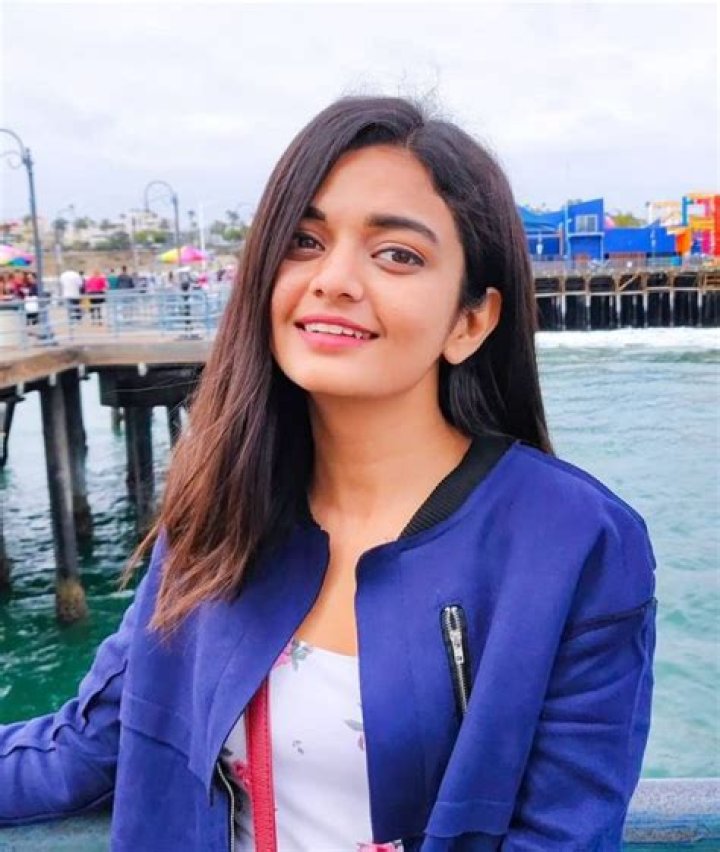 Swini Khara- Wiki, Age, Height, Net Worth, Boyfriend, Ethnicity