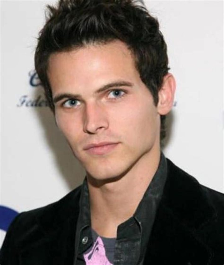 Tad Hilgenbrink- Wiki, Age, Height, Net Worth, Girlfriend, Dating