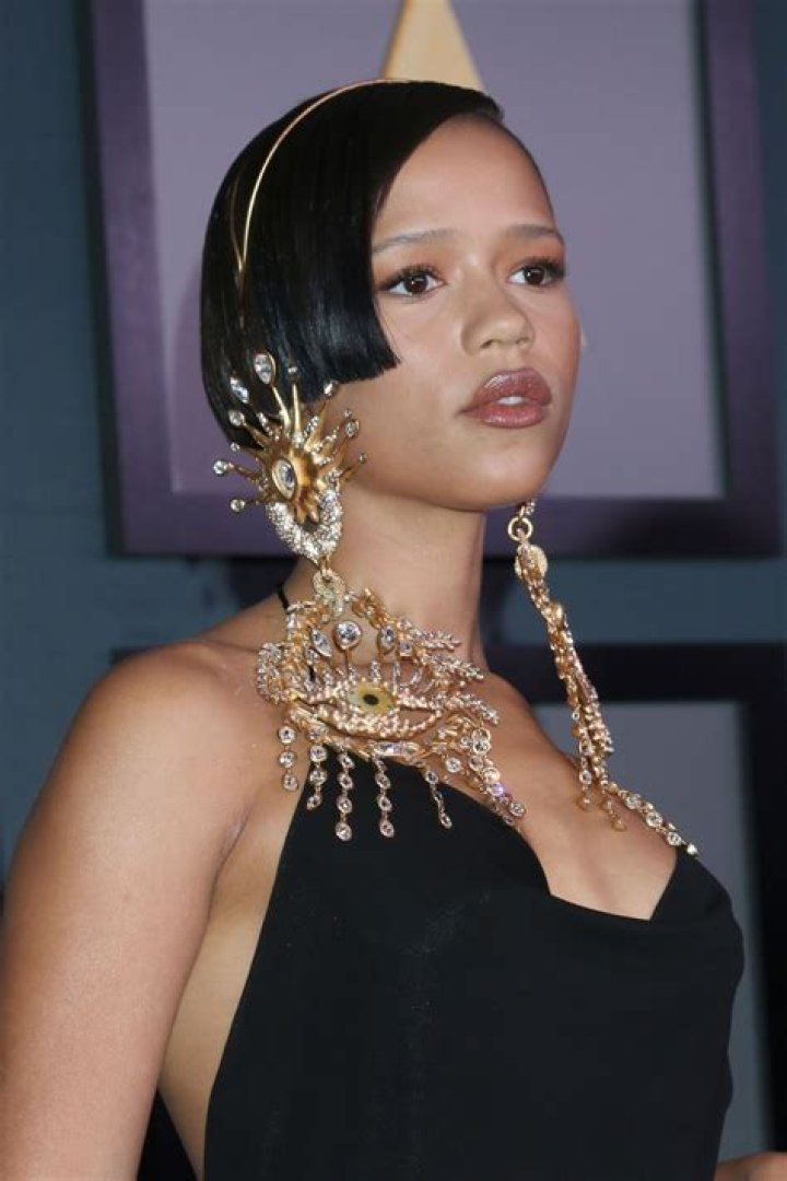 Taylor Russell- Bio, Age, Height, Net Worth, Boyfriend, Dating