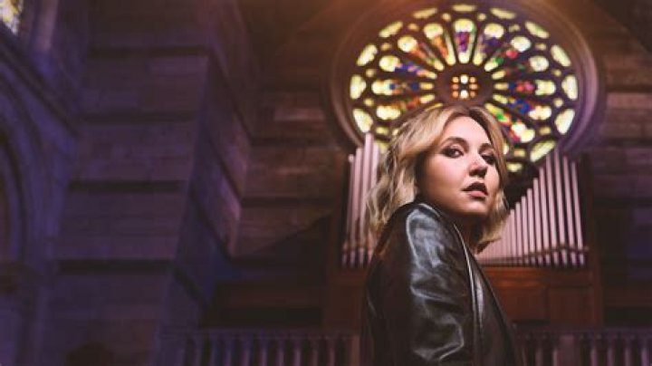 Taylor Tomlinson- Age, Boyfriend, Height, Net Worth, Career, Nationality