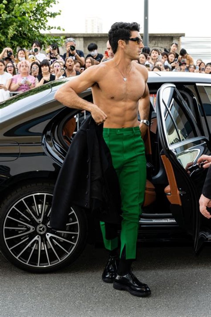 Taylor Zakhar Perez- Bio, Wiki, Age, Girlfriend, Height, Career, Net Worth