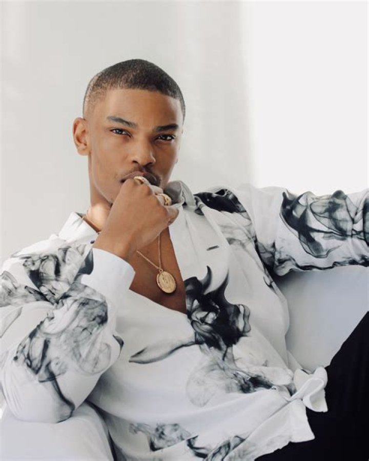 Thabang Molaba- Wiki, Age, Height, Net Worth, Girlfriend, Ethnicity