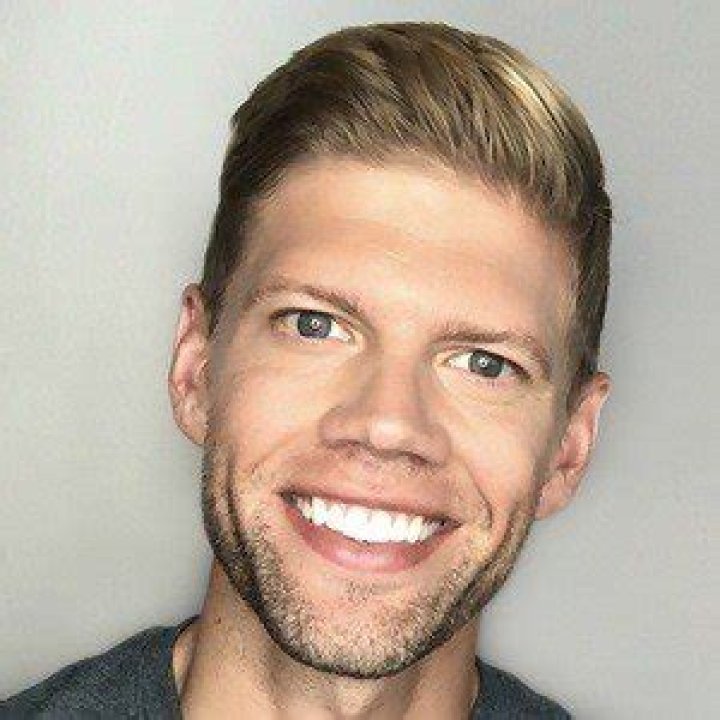 The Braces Guy- Age, Wife, Height, Net Worth, Nationality